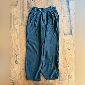 Free People size 4 black pleated casual pants